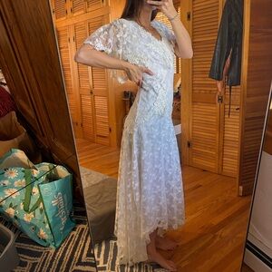 Elegant White Lace Wedding Dress